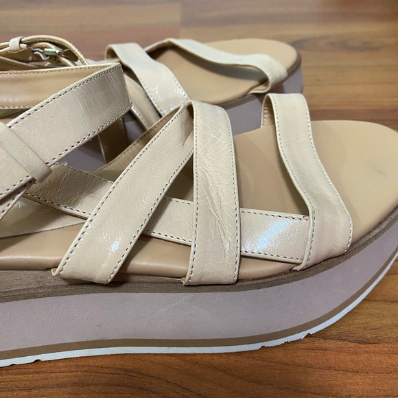 PALOMA BARCELO patent leather beige and tan flatform platform sandals size 39/9 - Picture 4 of 9